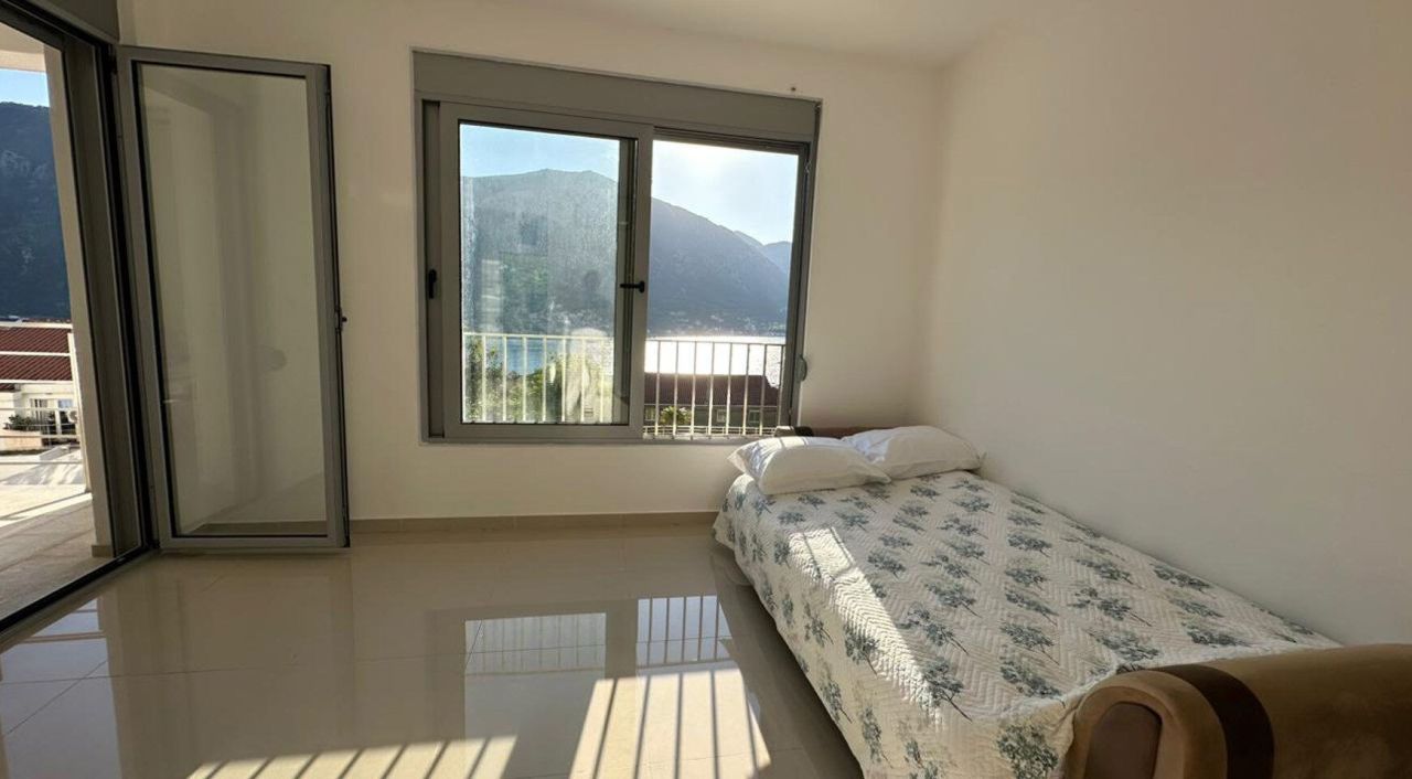 Квартира в Доброте, Черногория, 52 м² - фото 5