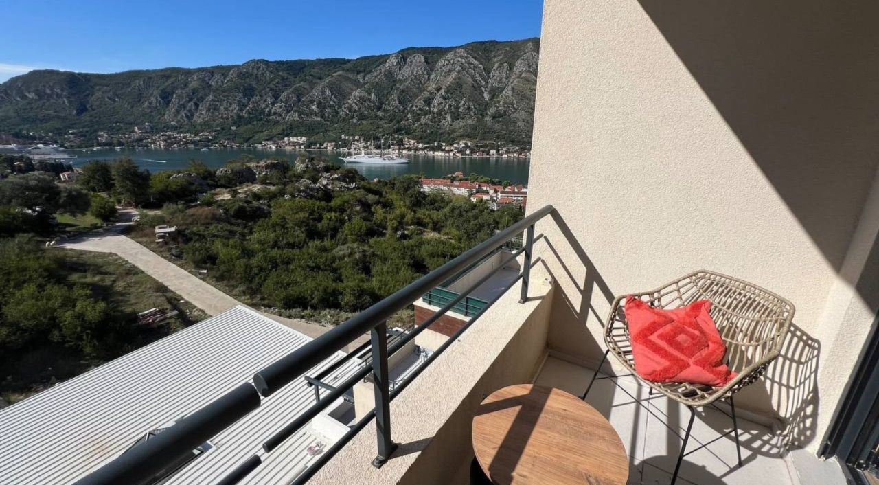 Квартира в Доброте, Черногория, 28 м² - фото 3