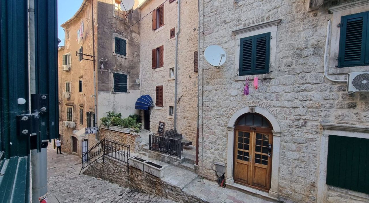 Квартира в Которе, Черногория, 88 м² - фото 10