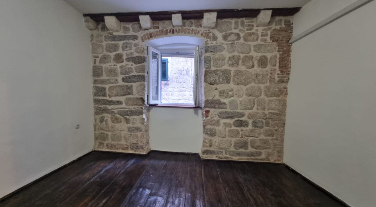 Квартира в Которе, Черногория, 88 м² - фото 5