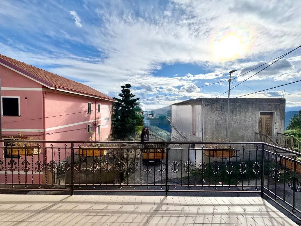 Дом в Реджо-ди-Калабрии, Италия, 220 м² - фото 2