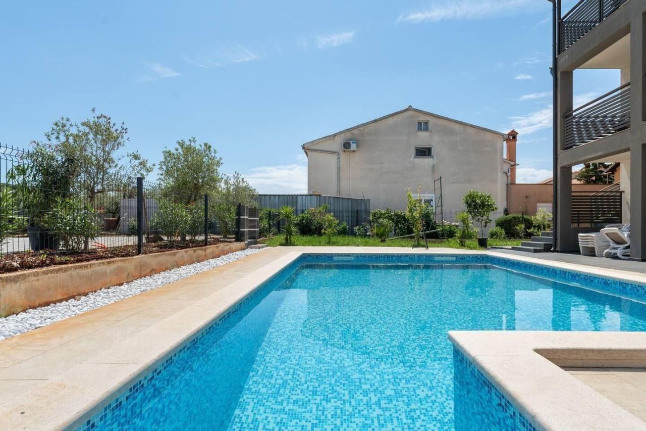 Отель, гостиница Veli vrh, Хорватия, 400 м² - фото 2