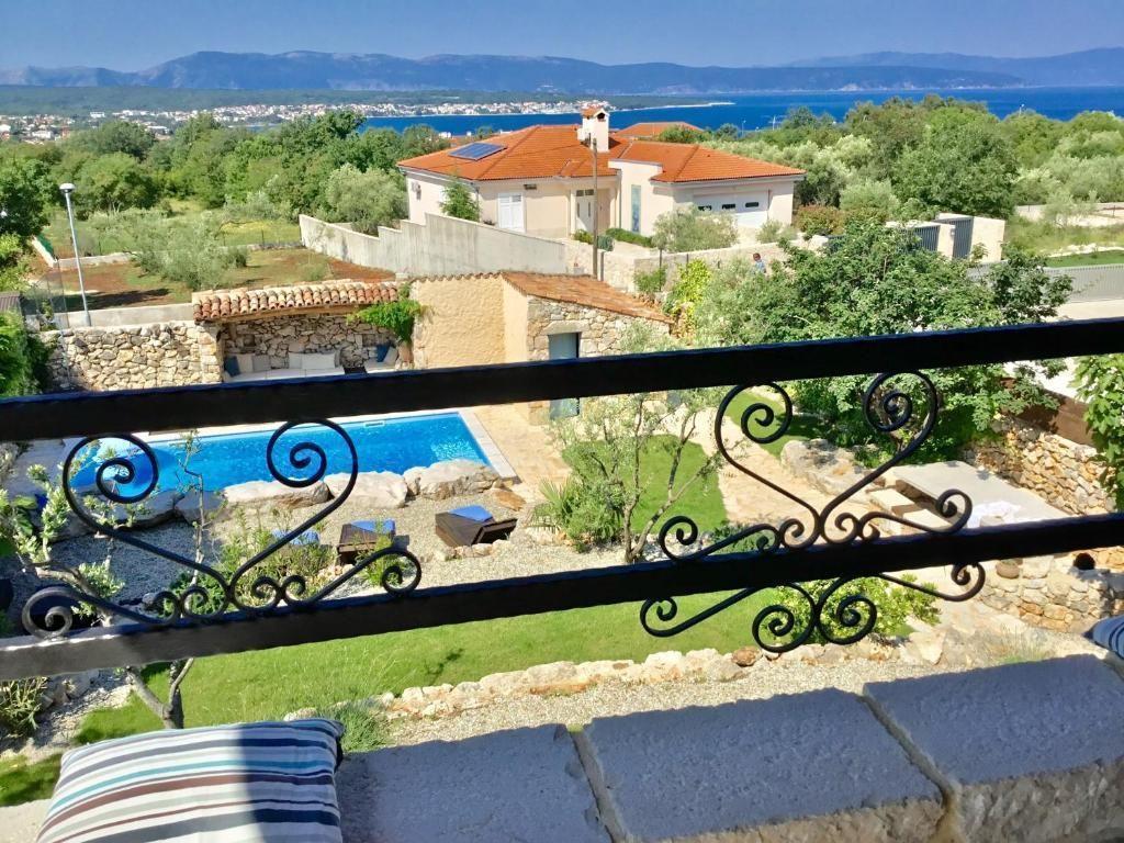 Вилла в Малинска-Дубашнице, Хорватия, 260 м² - фото 2