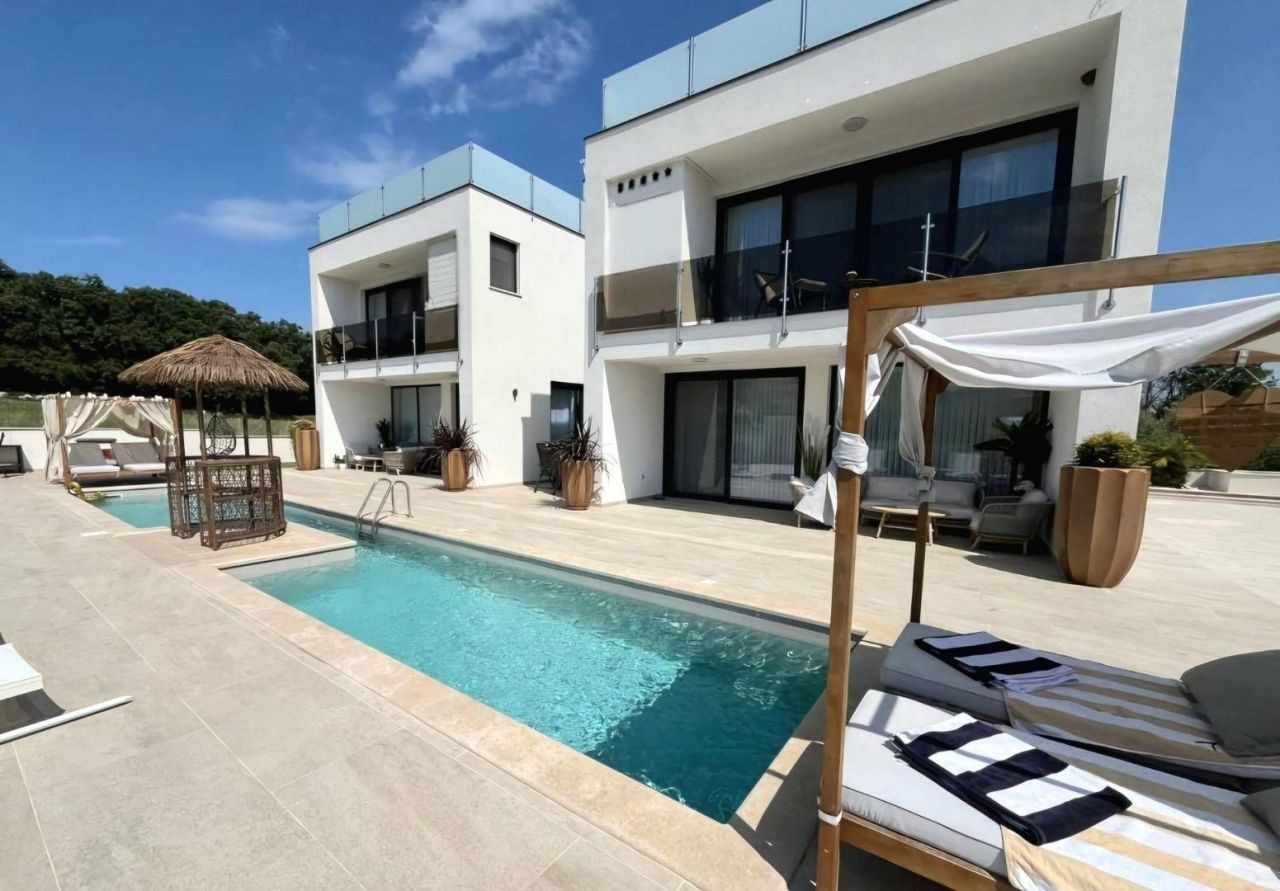 Вилла в Порече, Хорватия, 547 м² - фото 2