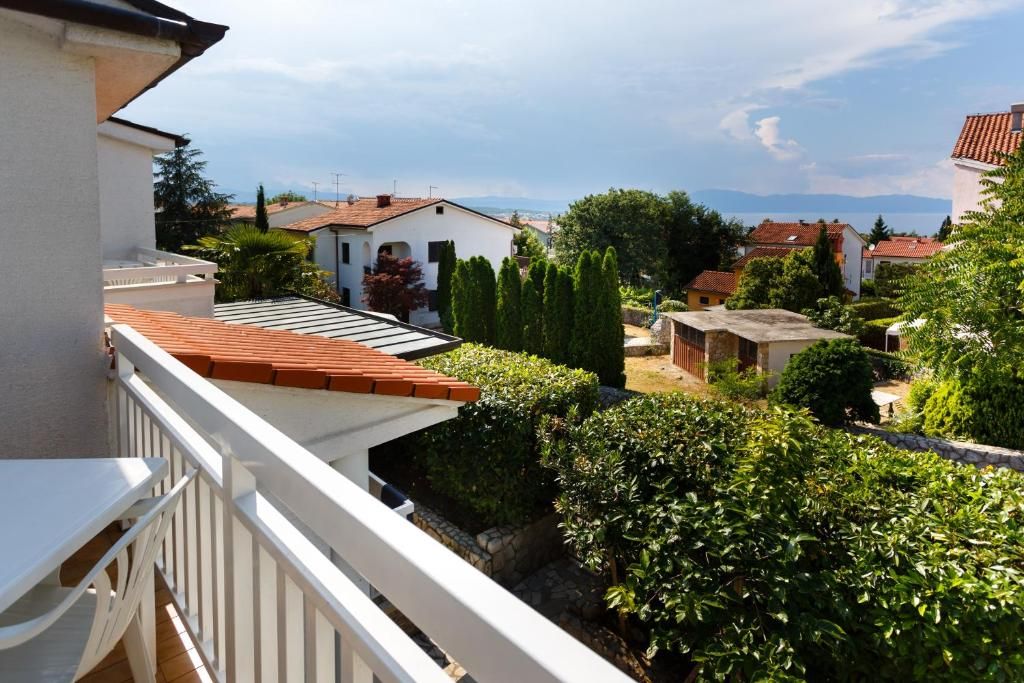 Отель, гостиница Malinska, Хорватия, 350 м² - фото 2