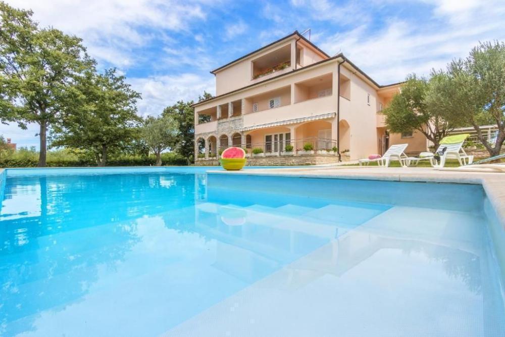 Отель, гостиница Krnica, Marčana, Хорватия, 1 000 м² - фото 2