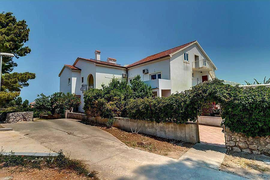 Отель, гостиница Mali Lošinj, Хорватия, 825 м² - фото 2
