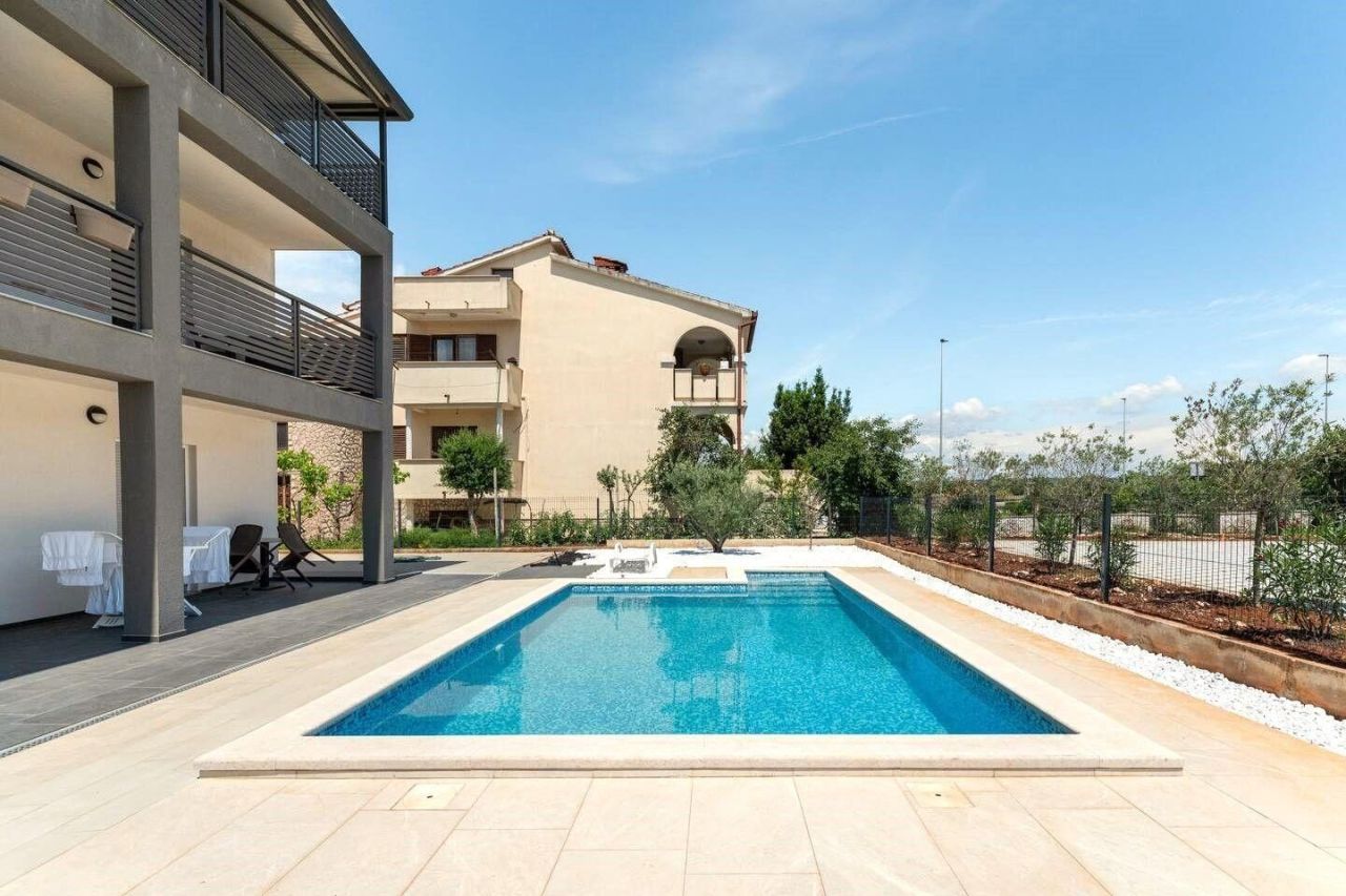 Отель, гостиница Veli vrh, Хорватия, 400 м² - фото 3