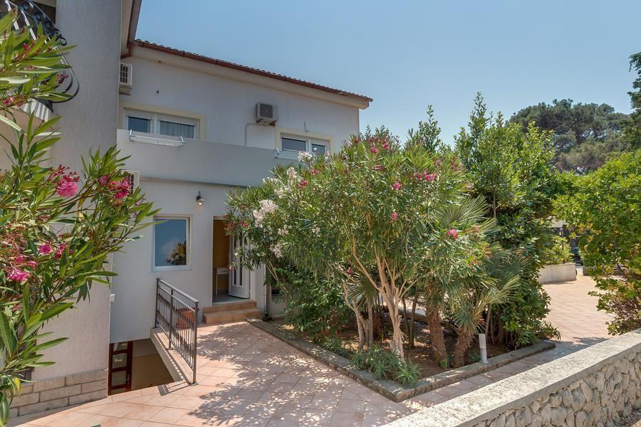 Отель, гостиница Mali Lošinj, Хорватия, 825 м² - фото 3