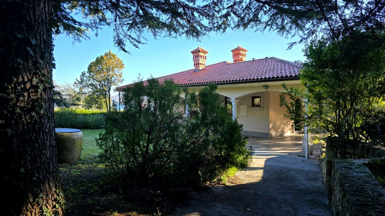 Вилла в Умаге, Хорватия, 300 м² - фото 3