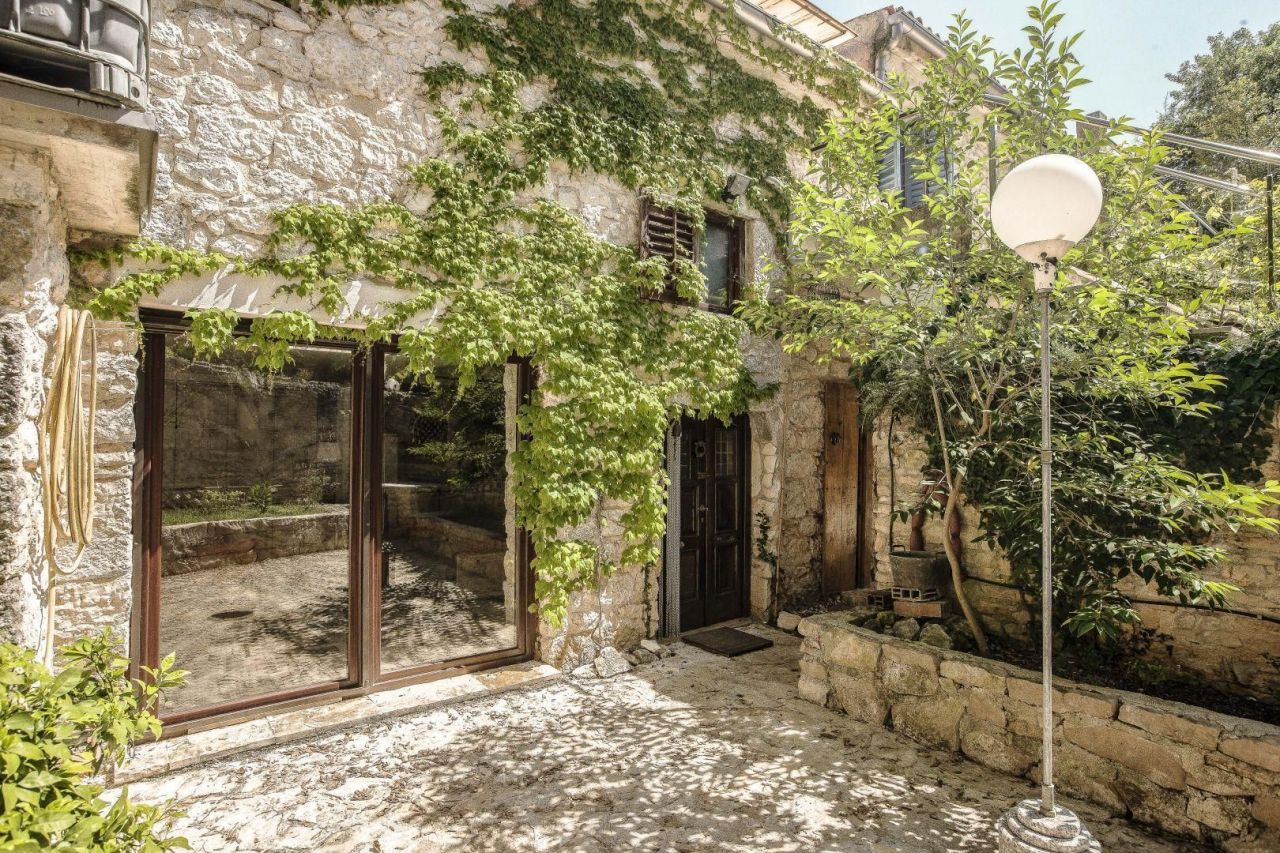 Вилла в Пуле, Хорватия, 258 м² - фото 5