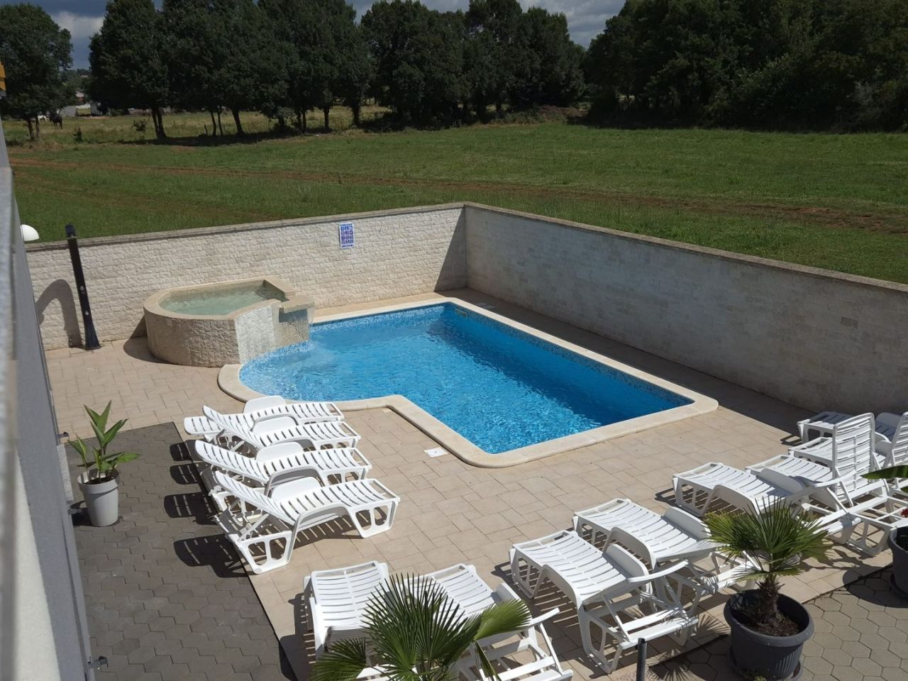 Отель, гостиница Valbandon, Хорватия, 300 м² - фото 5