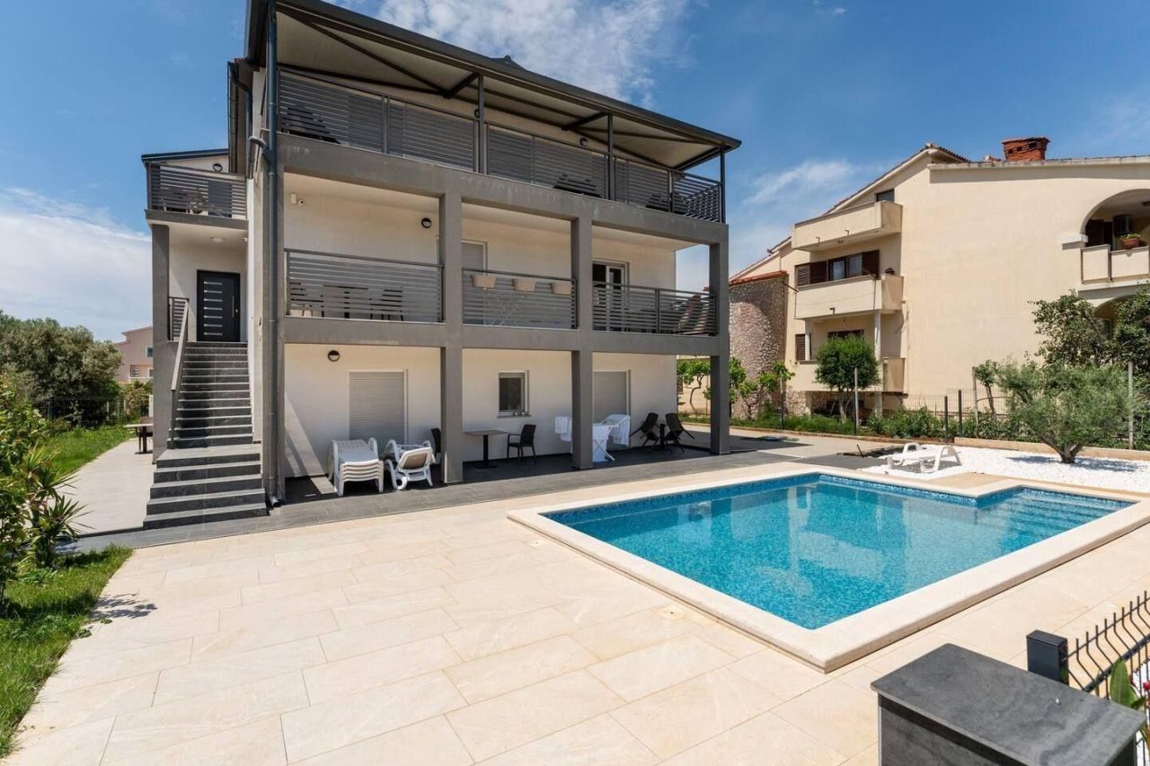 Отель, гостиница Veli vrh, Хорватия, 400 м² - фото 6