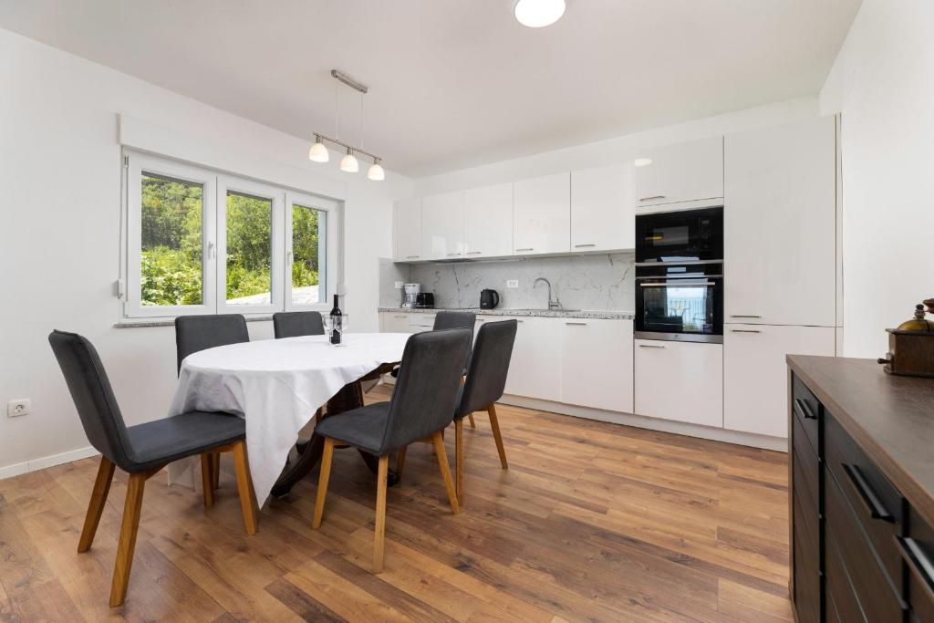 Вилла в Нови-Винодольски, Хорватия, 250 м² - фото 8