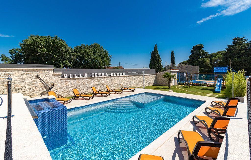 Отель, гостиница Valtura, Хорватия, 600 м² - фото 9