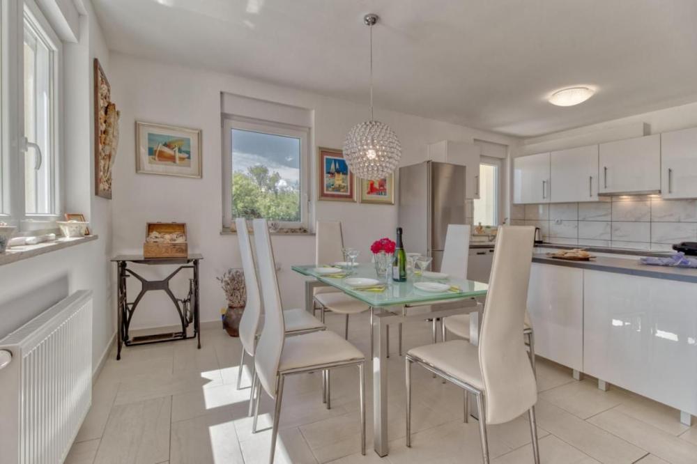 Вилла Omisalj, Хорватия, 260 м² - фото 11