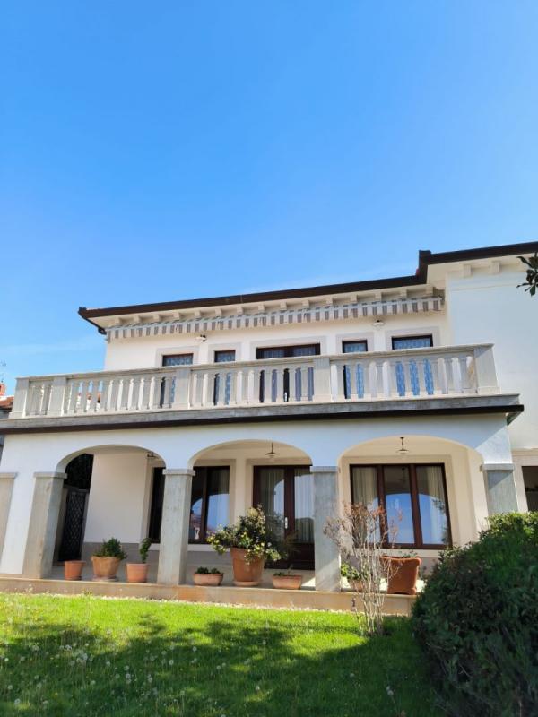 Вилла в Умаге, Хорватия, 380 м² - фото 14