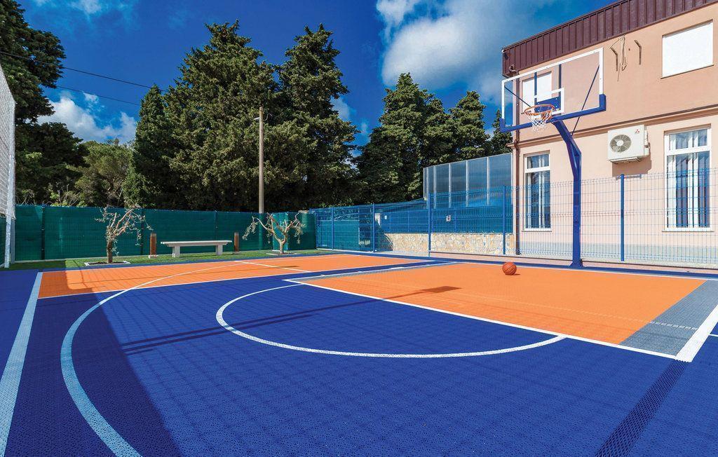 Отель, гостиница Valtura, Хорватия, 600 м² - фото 14