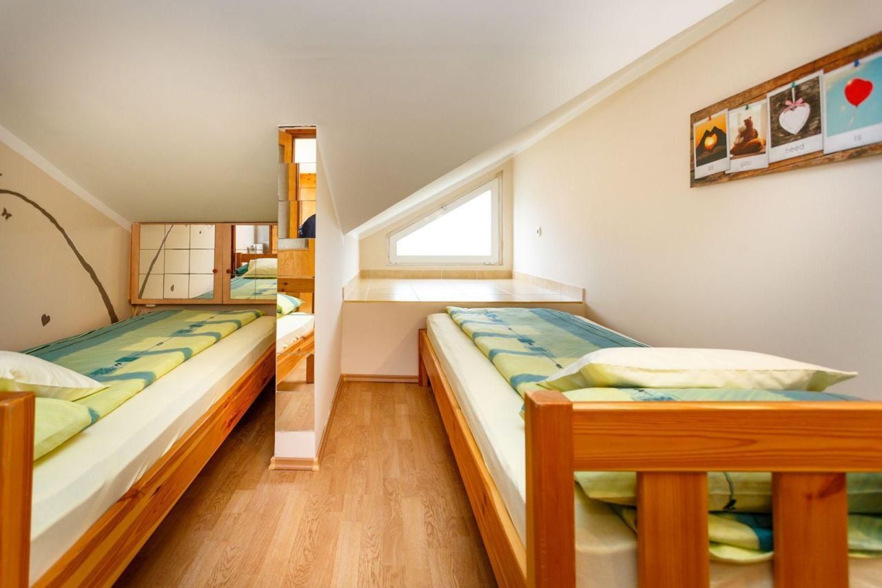 Отель, гостиница в Малинска-Дубашнице, Хорватия, 300 м² - фото 16