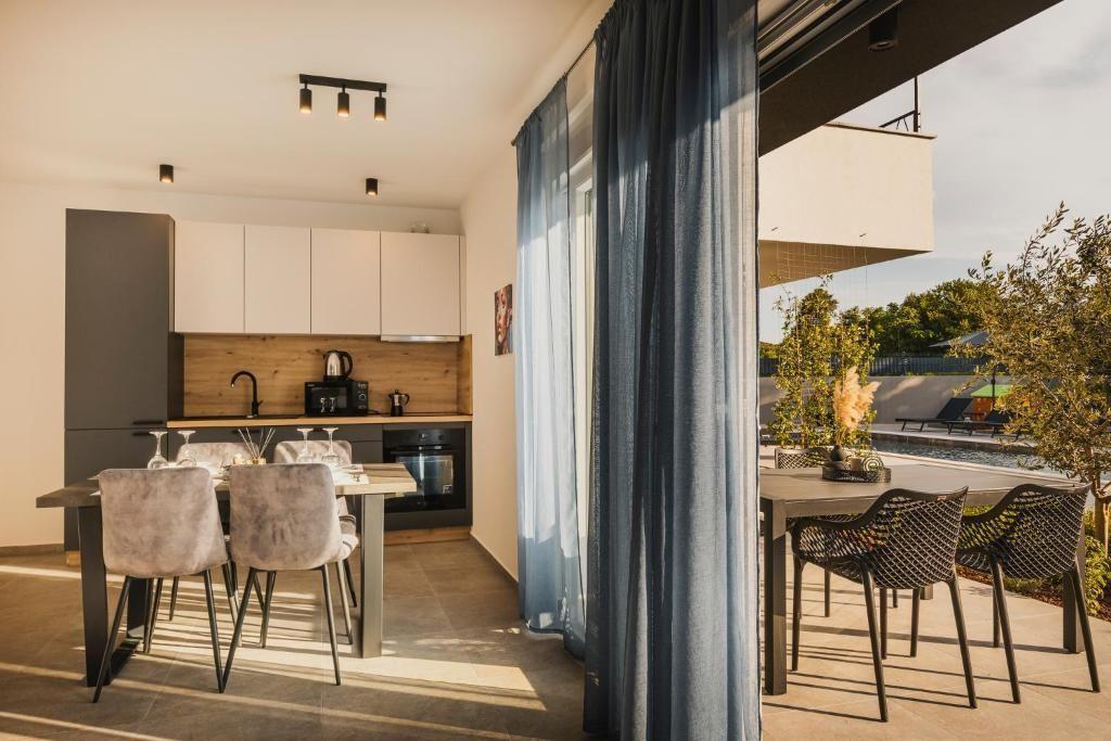 Вилла в Умаге, Хорватия, 303 м² - фото 16