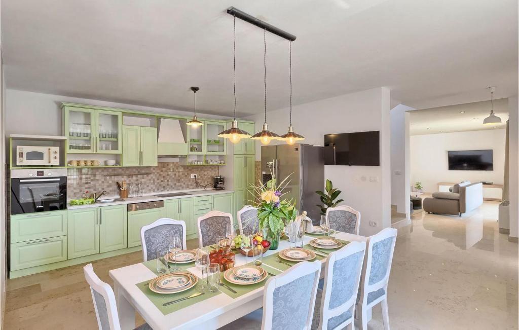 Вилла Mošćenička Draga, Хорватия, 240 м² - фото 19