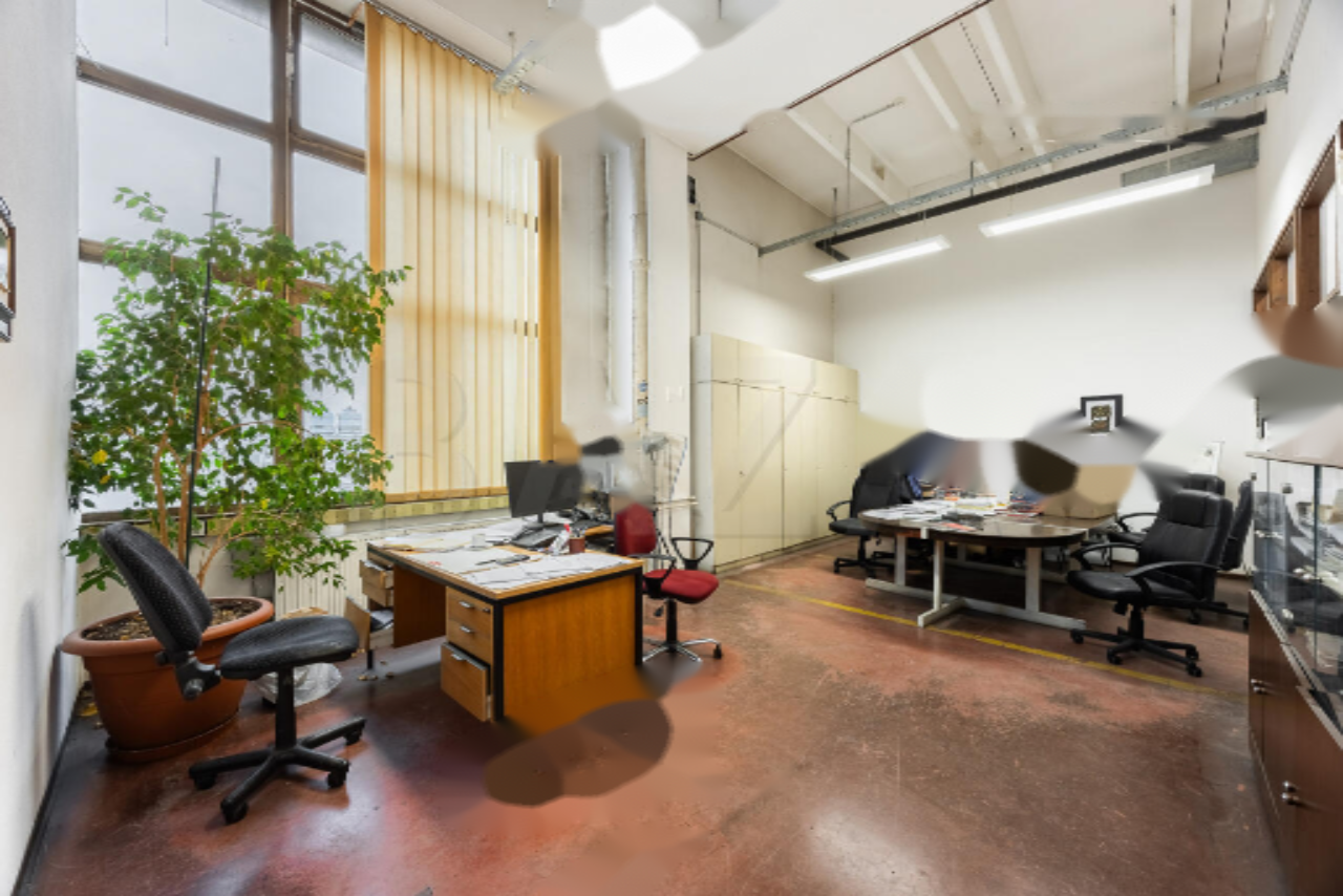 Офис в Любляне, Словения, 1 536 м² - фото 1