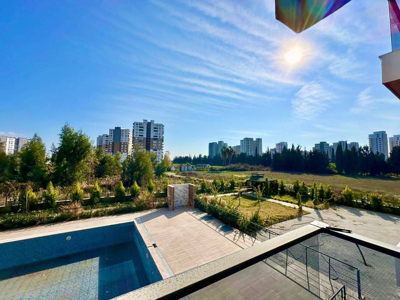 Квартира в Мерсине, Турция, 52 м² - фото 1