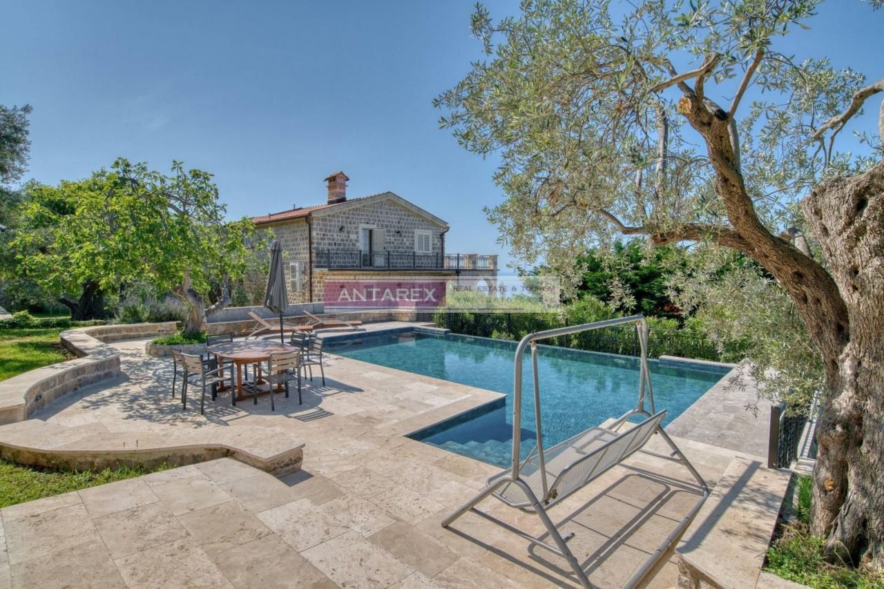 Вилла в Режевичах, Черногория, 450 м² - фото 4