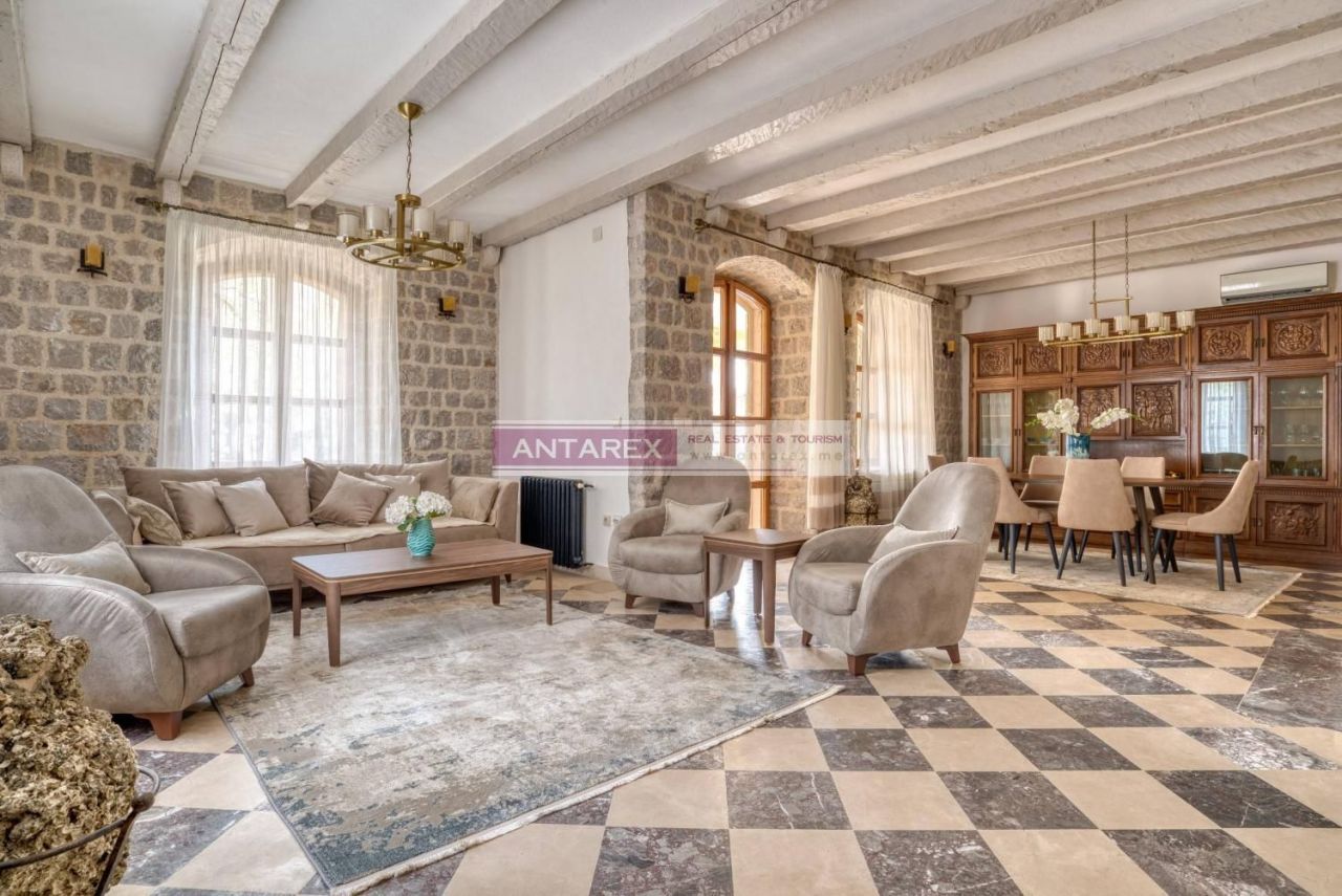 Вилла в Режевичах, Черногория, 450 м² - фото 5