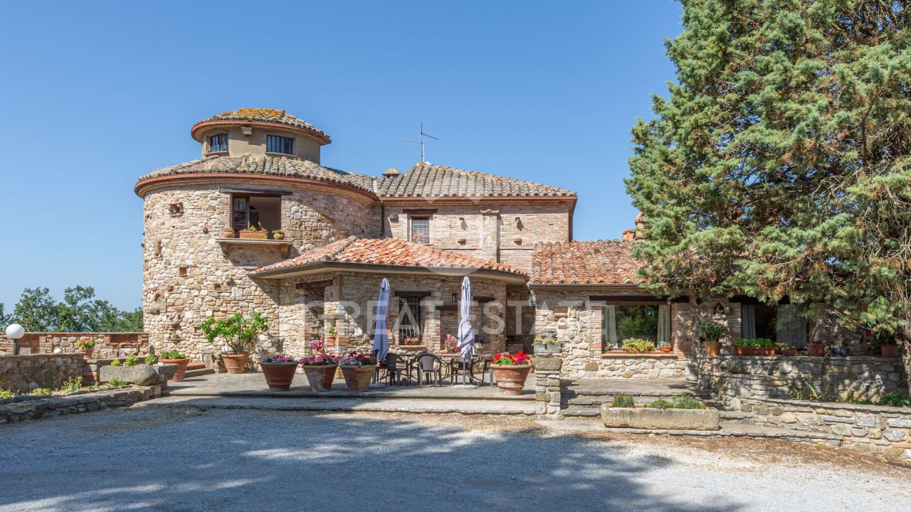 Дом в Монтелеоне-д’Орвьето, Италия, 634.75 м² - фото 2