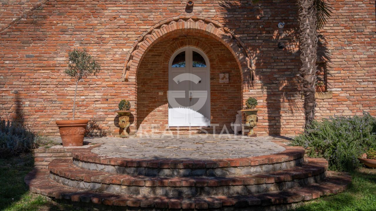 Дом в Кастильоне-дель-Лаго, Италия, 431.8 м² - фото 5