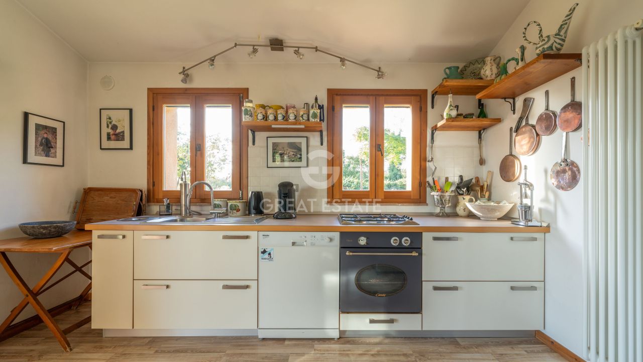 Дом в Читта-делла-Пьеве, Италия, 417.65 м² - фото 15