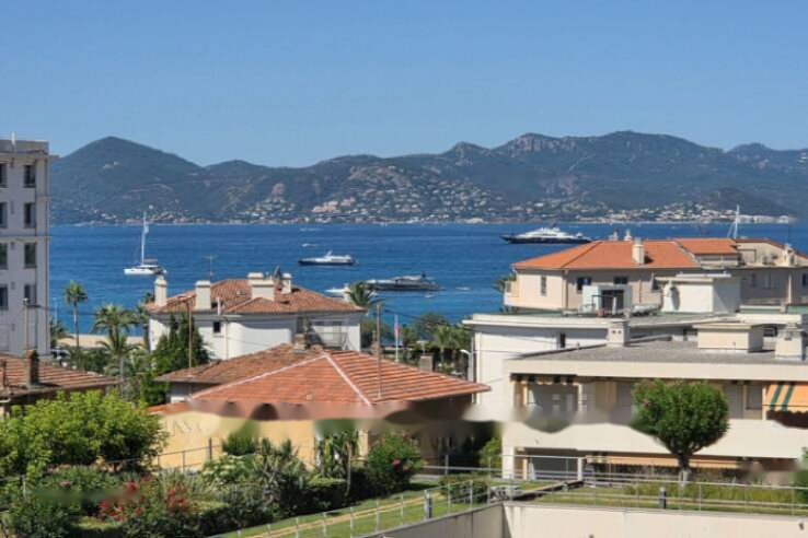 Квартира в Каннах, Франция, 90 м² - фото 1