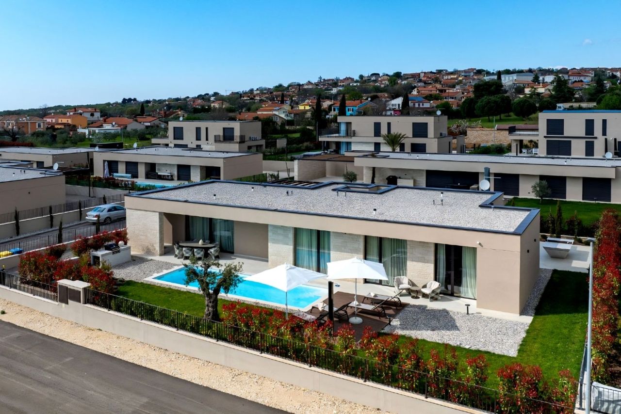 Вилла в Порече, Хорватия, 234 м² - фото 2