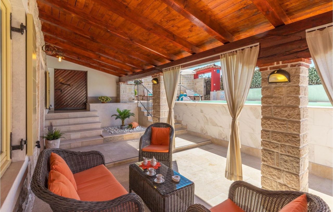 Отель, гостиница в Буйе, Хорватия, 597 м² - фото 7