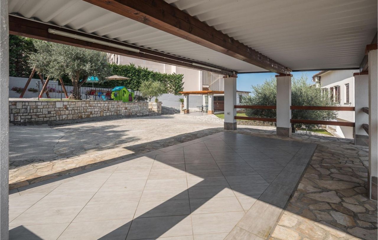 Отель, гостиница в Буйе, Хорватия, 597 м² - фото 11