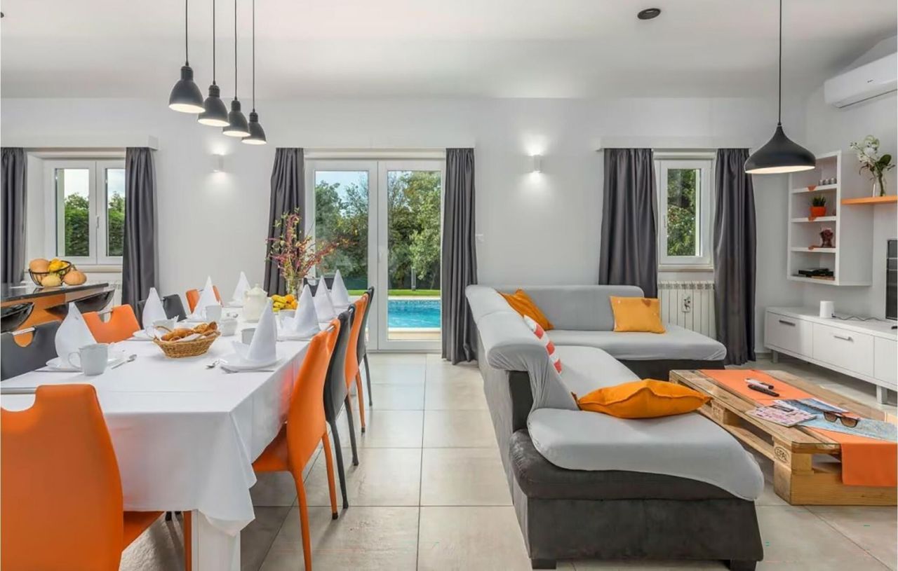 Вилла в Тиняне, Хорватия, 140 м² - фото 11