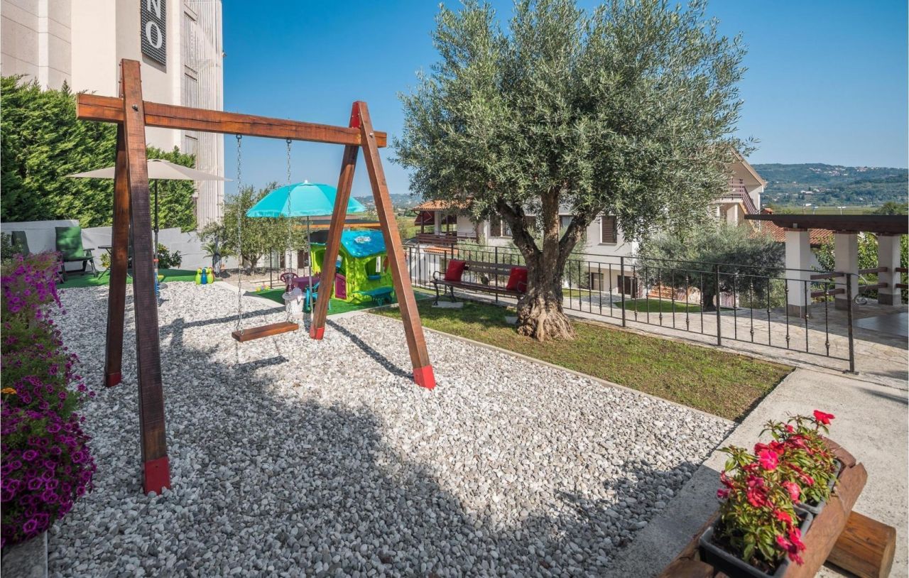 Отель, гостиница в Буйе, Хорватия, 597 м² - фото 13