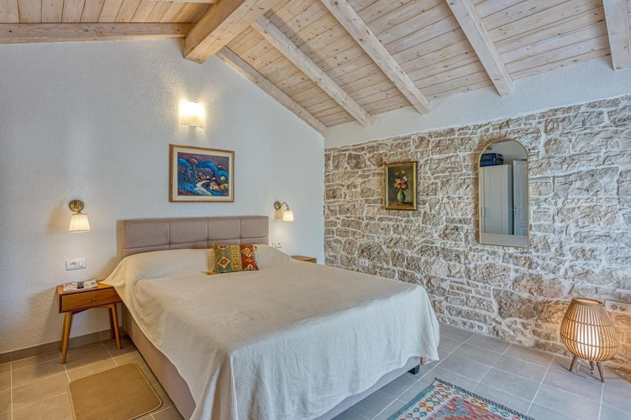 Вилла Sveti Lovreč, Хорватия, 220 м² - фото 16