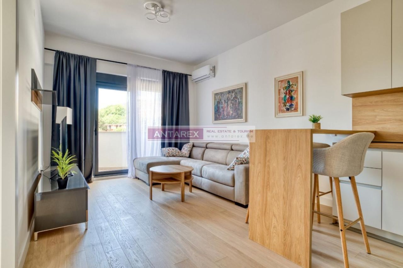 Апартаменты в Бечичи, Черногория, 53 м² - фото 1