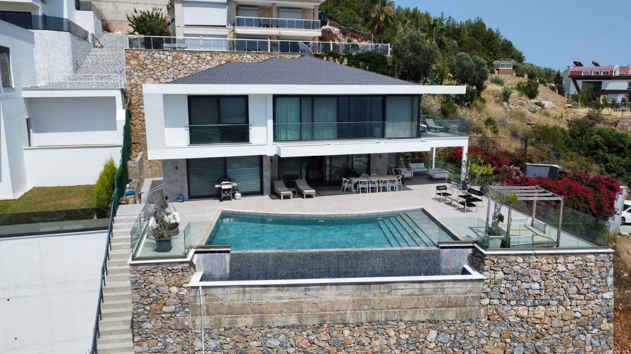 Вилла в Алании, Турция, 305 м² - фото 1