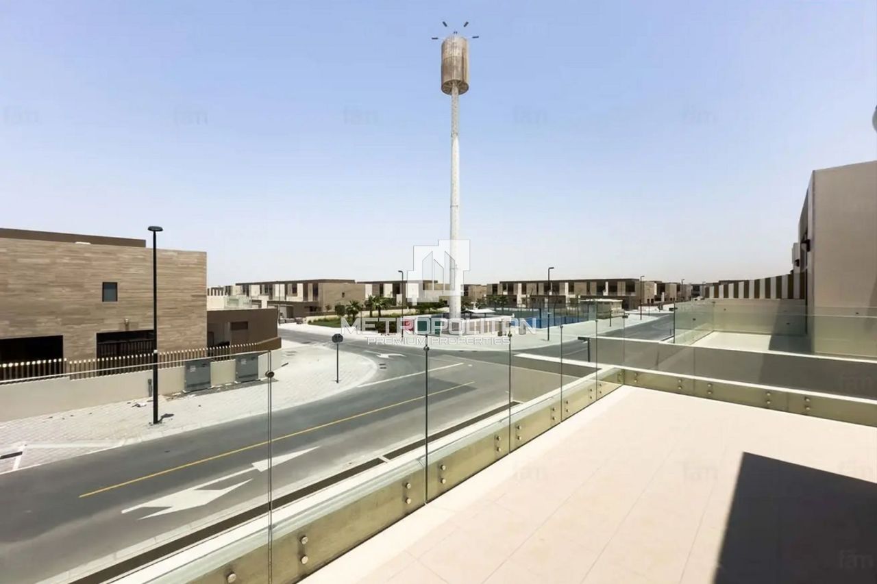 Таунхаус в Дубае, ОАЭ, 258 м² - фото 1