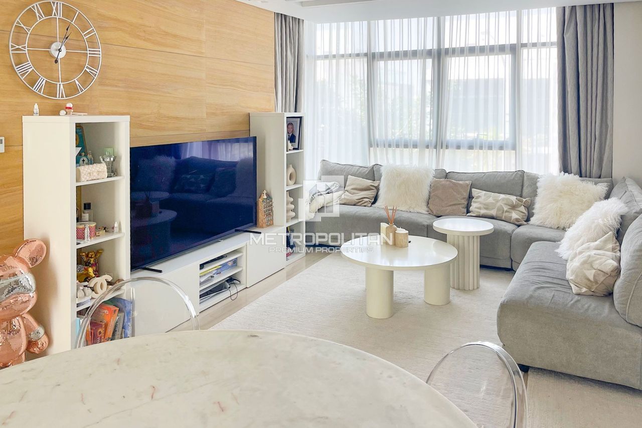 Таунхаус в Дубае, ОАЭ, 247 м² - фото 1