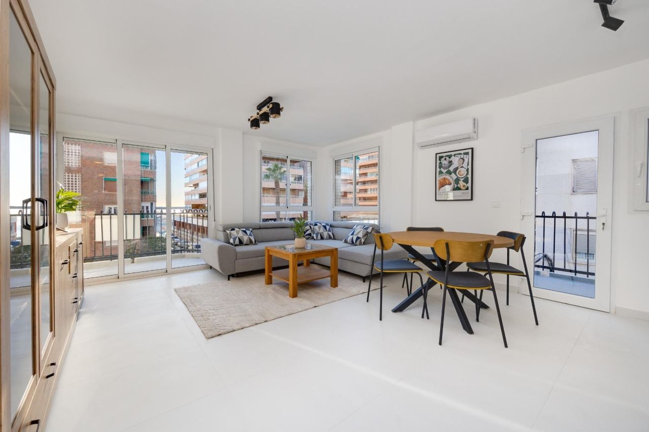 Квартира в Торревьехе, Испания, 102 м² - фото 1