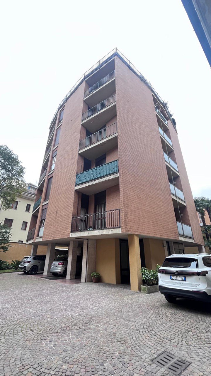 Апартаменты в Монце, Италия, 93 м² - фото 10