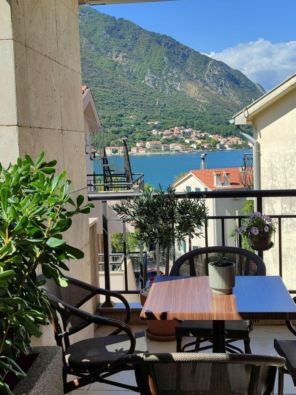 Квартира в Доброте, Черногория, 114 м² - фото 1