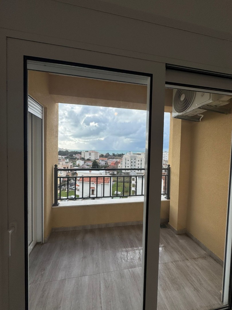 Квартира в Баре, Черногория, 46 м² - фото 1