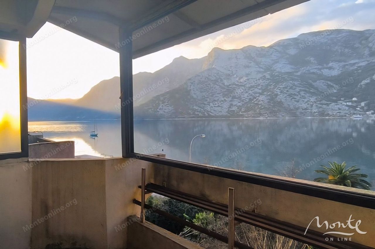 Апартаменты в Рисане, Черногория, 64 м² - фото 1