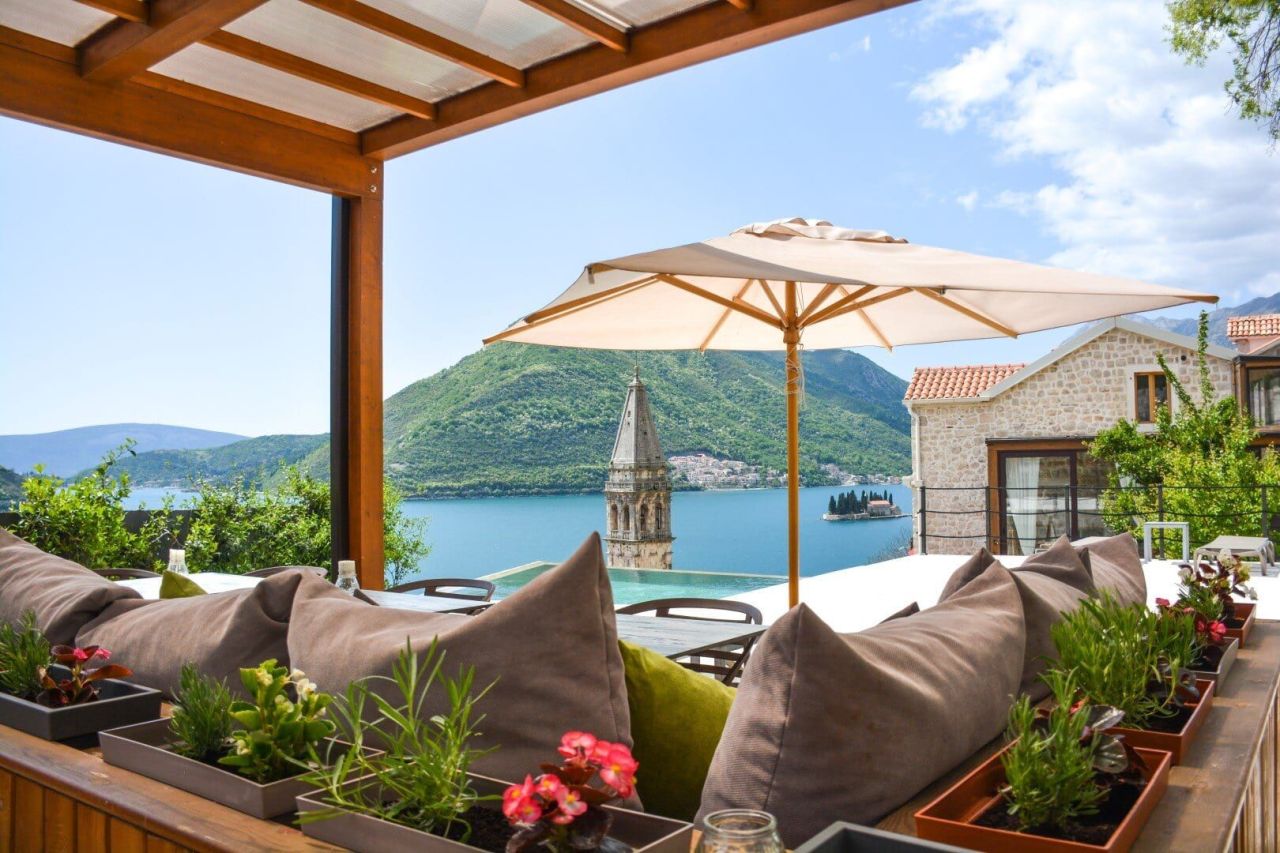 Отель, гостиница в Перасте, Черногория, 258 м² - фото 1