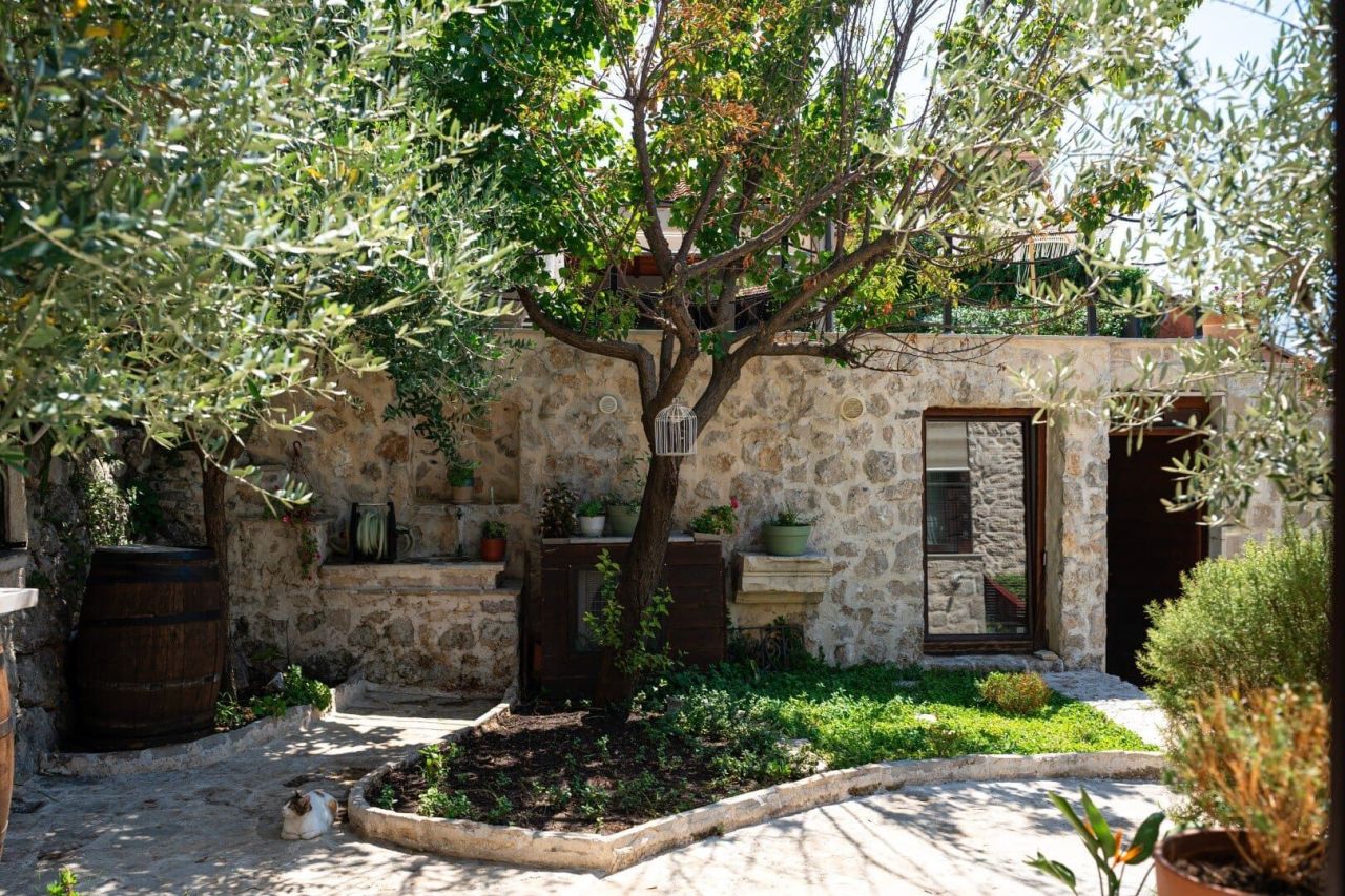 Отель, гостиница в Перасте, Черногория, 258 м² - фото 13